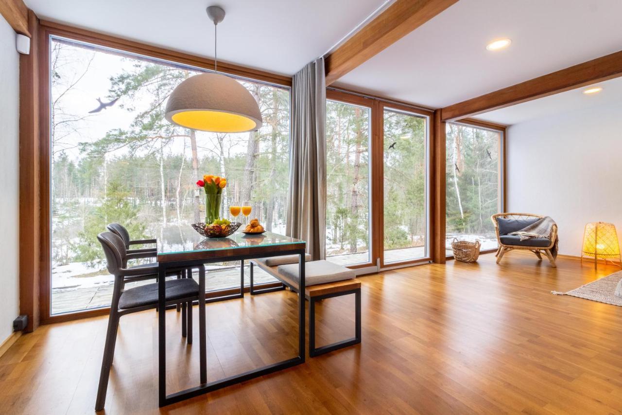 Kedro Namelis, Cedar House *