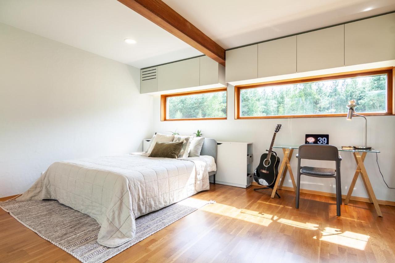 Kedro Namelis, Cedar House Holiday home