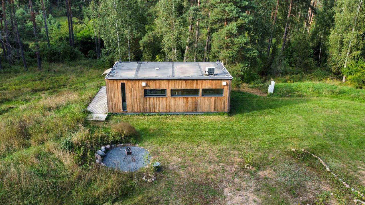 Kedro Namelis, Cedar House