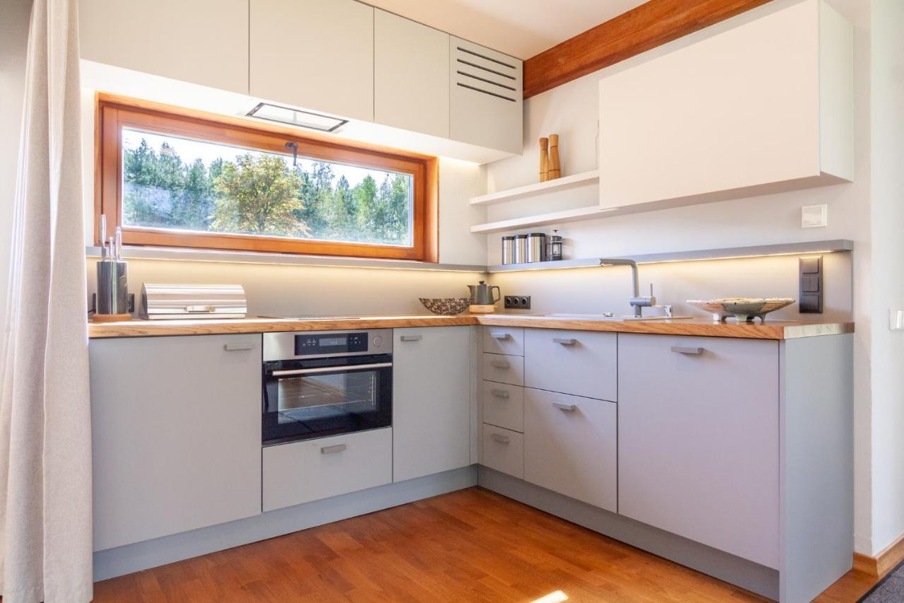 Kedro Namelis, Cedar House Varena